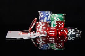 Filipino player accessing p828 ph live casino on a mobile phone browser